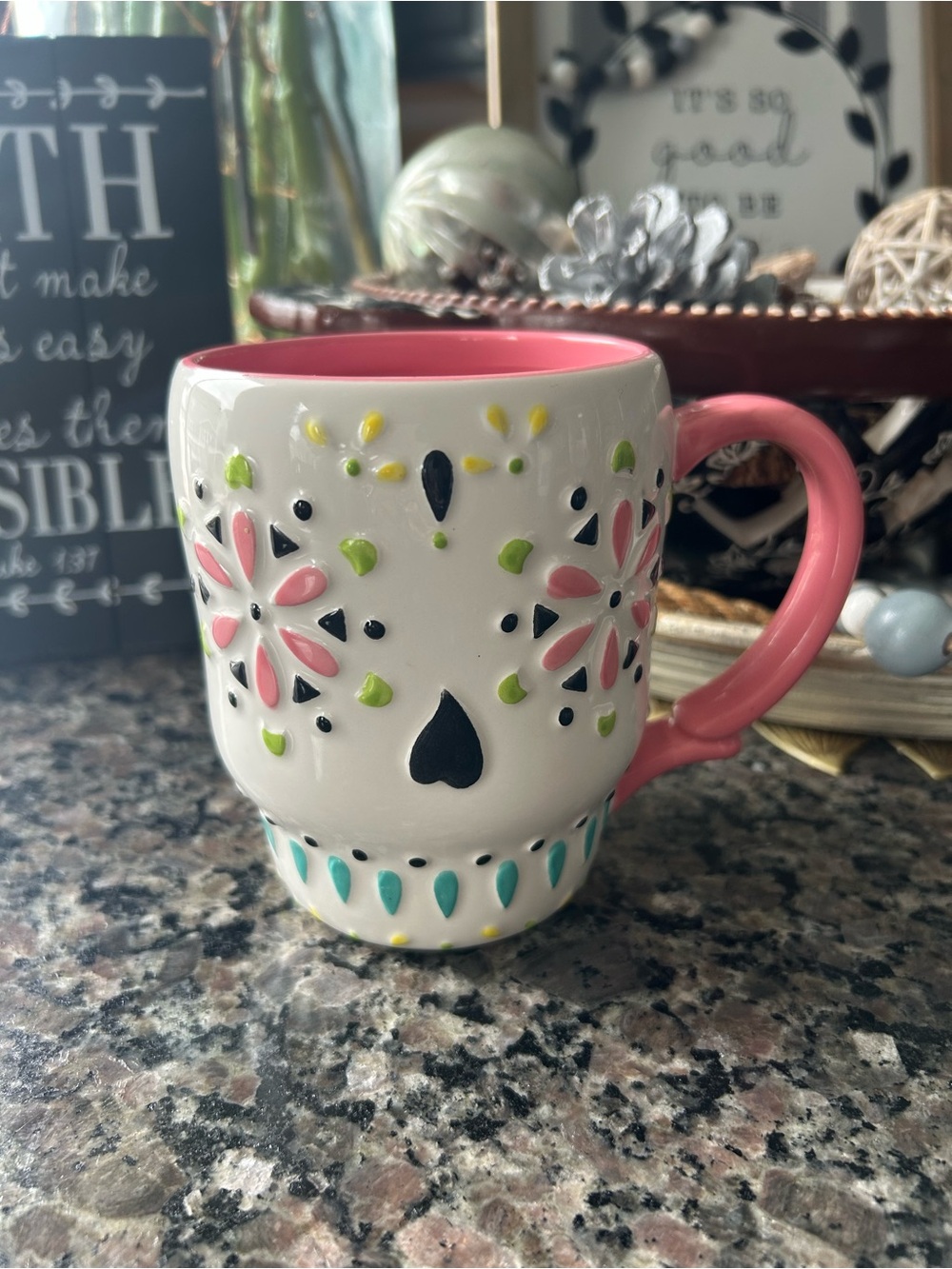 ✨ Ceramic Pink Accent Floral Cutout Mug